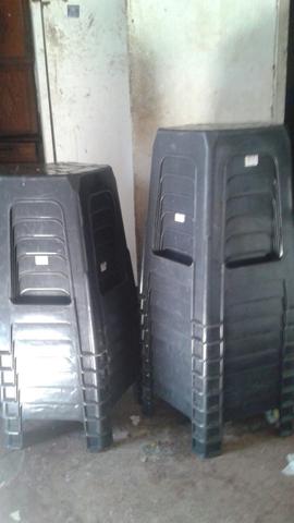 Banco e mesa pequena