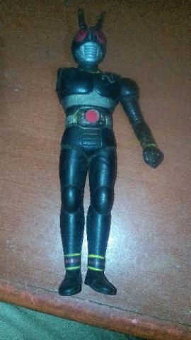 Boneco Black Kamen Raider (antigo)
