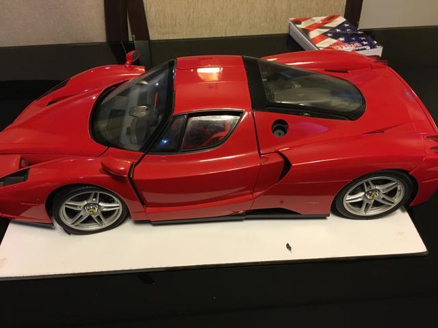 Ferrari em escala 1:10