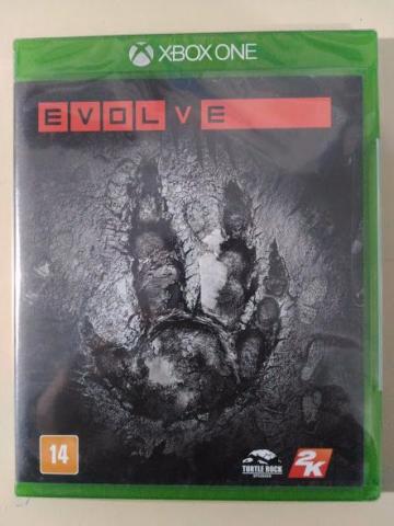 Jogo xbox one novo lacrado Evolve