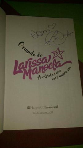 Livro autografado da Larissa Manoela