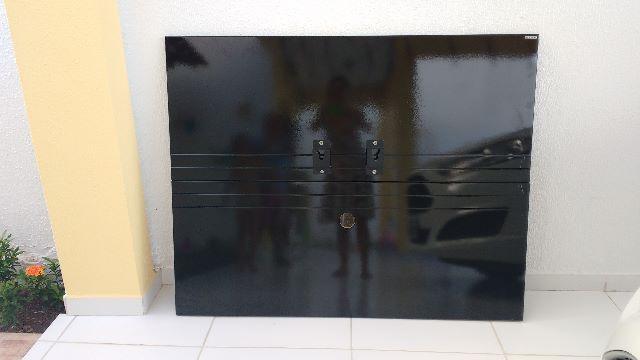 Painel para TV na cor preta