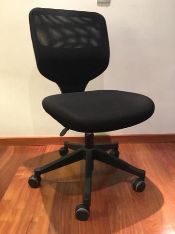 Cadeira TOK STOK para escritório preta
