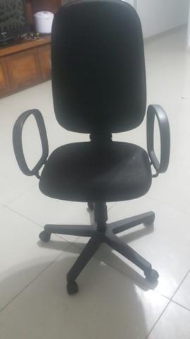 Cadeira giratória para PC ou escritório
