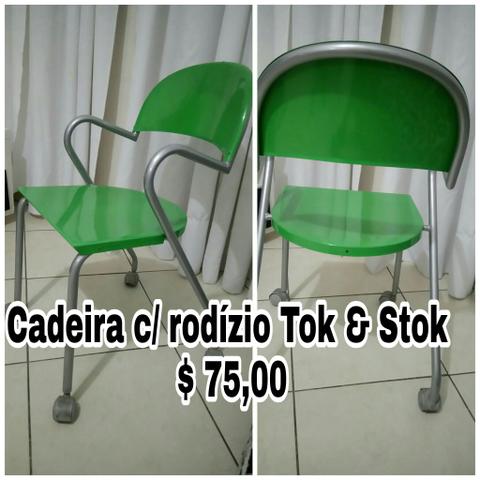 Cadeira tok e stok com rodinhas