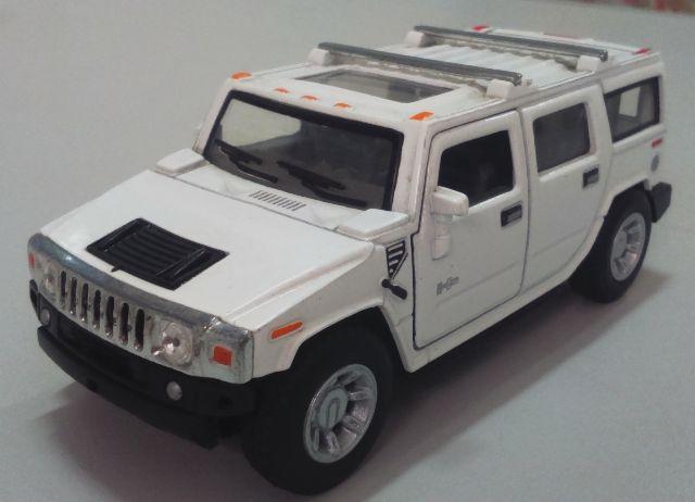 B*A*R*A*T*O-Carro Miniatura Hummer SUV Branca 12cm