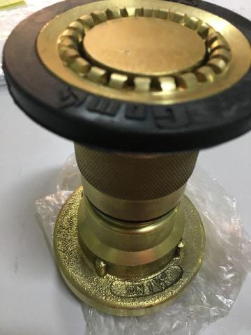 Esguicho Regulável Recartilhado 1.1/2 Escovado