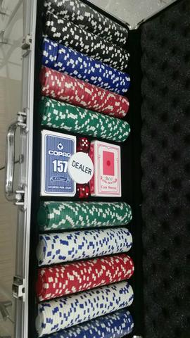 Maleta Poker 500 fichas + Embaralhador