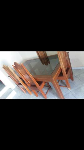 Mesa de madeira c vidro