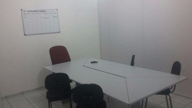 Mesa de reunião, Com cadeiras