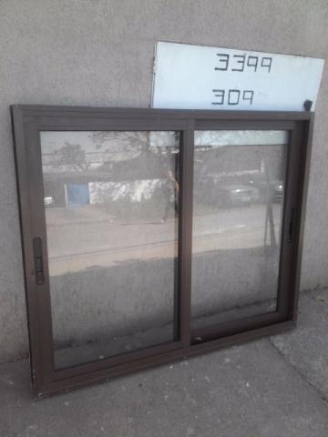 Torro janela em aluminio de correr mede 1.17x97 completa