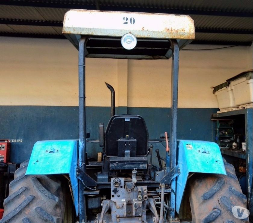 Trator New Holland TL 70 ano 