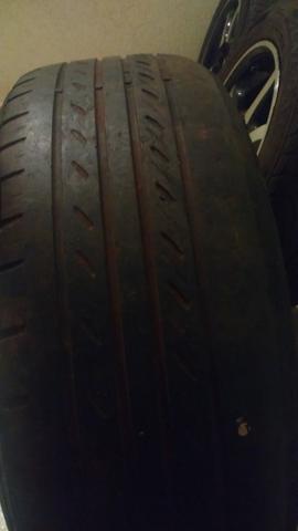 Vendo rodas com pneu meia vida