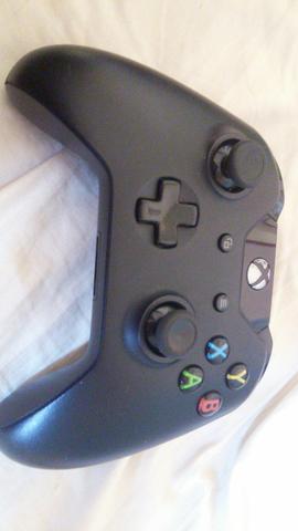 Controle Xbox one muito novo