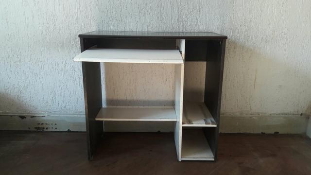 Estante de Computador