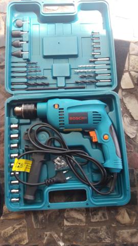 Furadeira e parafusadeira bosch 800wts 110volts