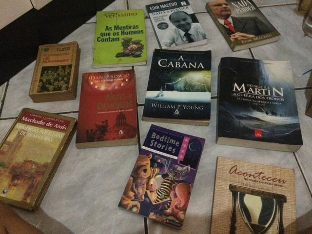Lote de livros