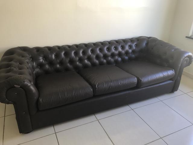 Vendo sofá modelo chesterfield