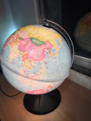 Escolar Globo Mapa Mundi Luz 110V 43 cm altura Prisma