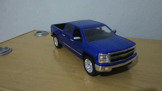 Miniaturas Jada 1/24 - Silverado + Charger Daytona