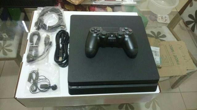 PS4 SLIM 500GB - Modelo Americano