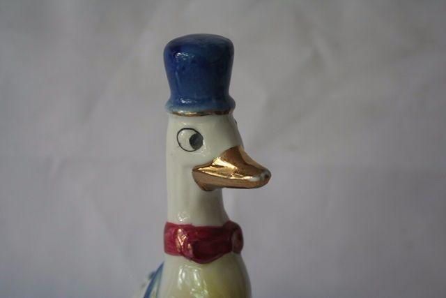 Pato de louça antigo