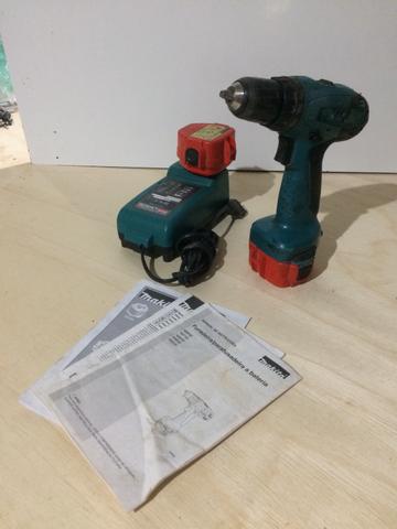 Vendo furadeira e parafusadeira a pilha Makita