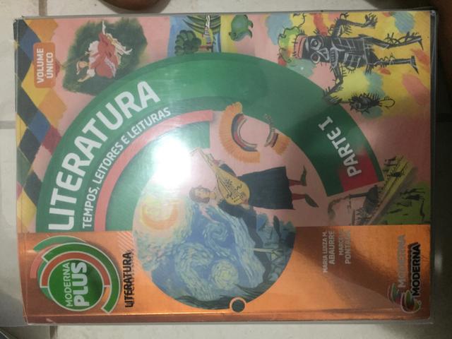 Livro de literatura\ editora moderna \ pré-vestibular