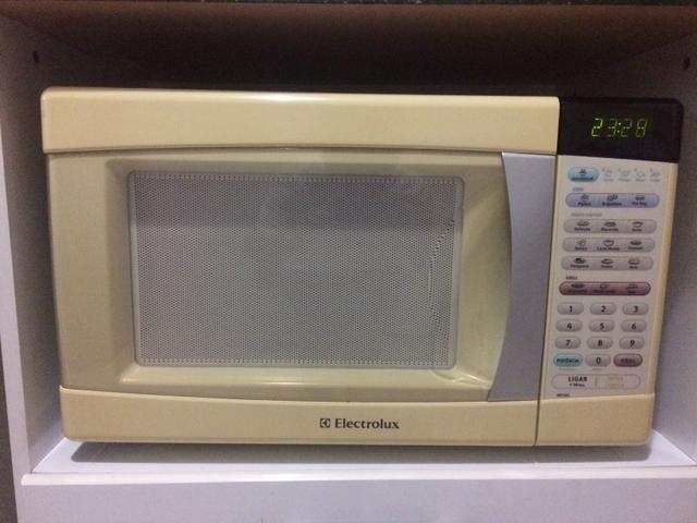 Microondas Elektrolux 30 L