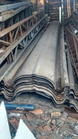 Telha canaleta zinco com 8m usadas em ótimo Estado - lote