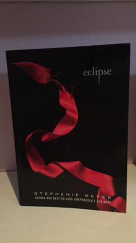 3 livros saga Twilight - crepúsculo + amanhecer + eclipse.
