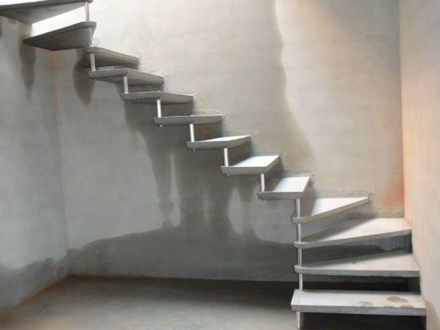 AFHS - Escadas Premoldadas e Corrimão