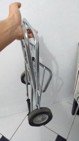 Carrinho multi uso dobrável de metal. Usado