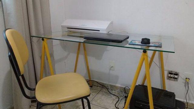 Escrivaninha / Mesa + Cadeira