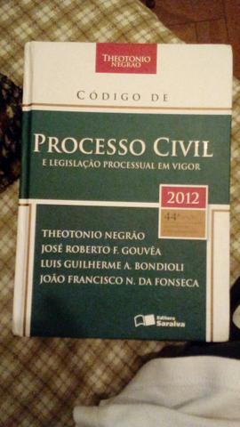 Livro de processo civil e legislação processual em vigor