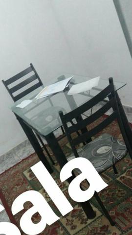 Mesa 4 cadeiras com tampo de vidro