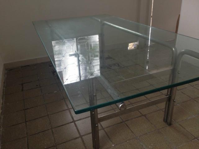 Mesa de inox com tampo de vidro