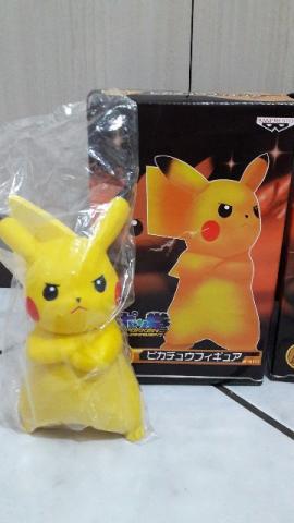 Pokemon Boneco do Pikachu com 20 cm