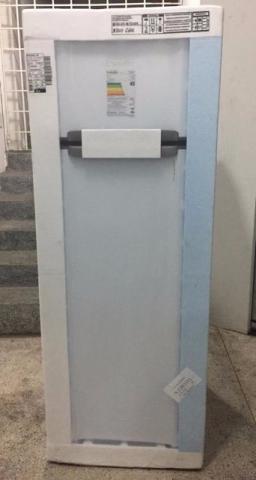 Refrigerador Esmaltec Duplex 276L RCD34 (Embalodo)