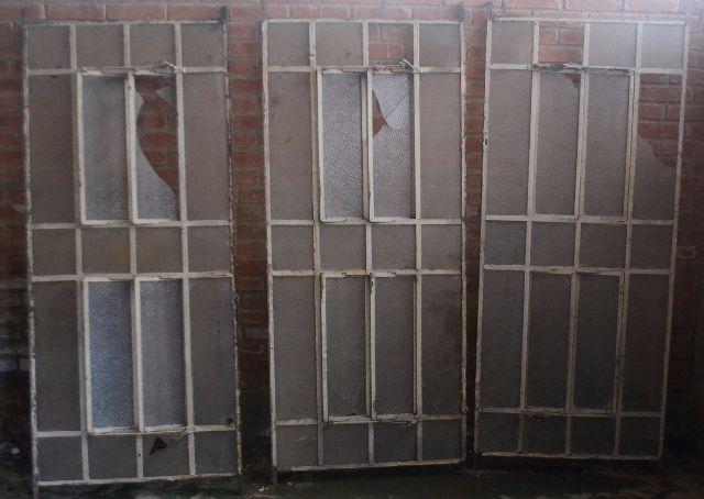 Vitrô basculante antigo (3 unidades)