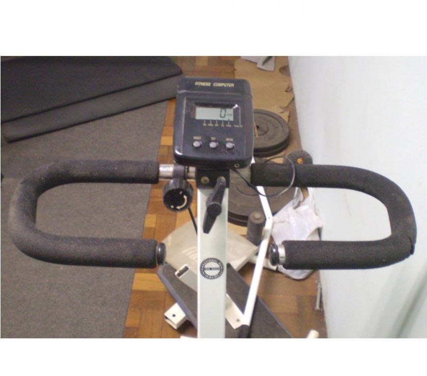 Bicicleta ergométrica Caloiclicle Electronic Pulse.- 210 -
