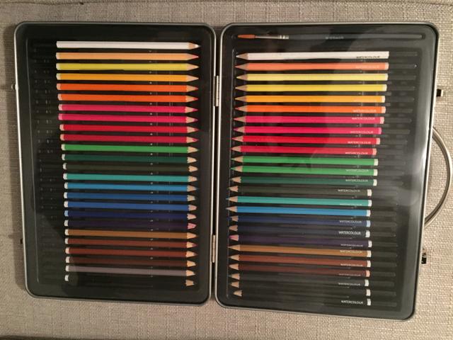Caixa lápis de cor