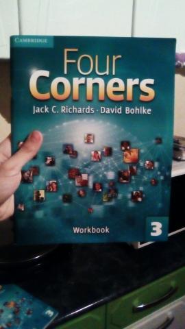 Livro de Inglês; Four Corners 3!