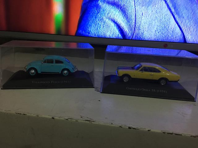 Vendo miniaturas de opala ss e fusca da coleção carros