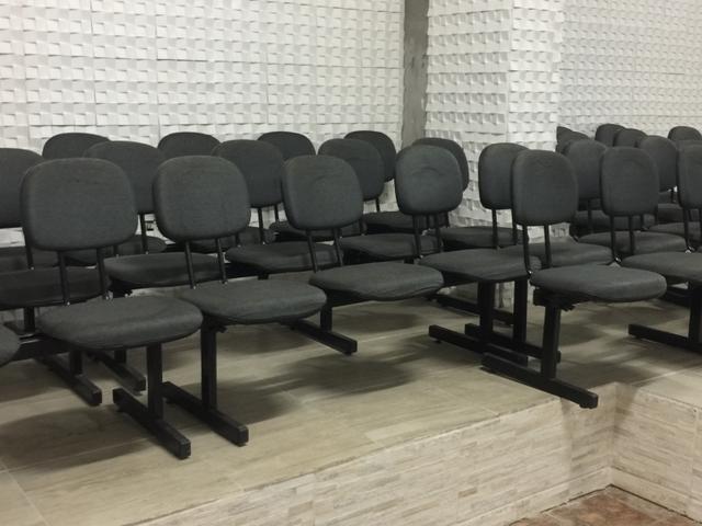 Cadeiras Longarinas