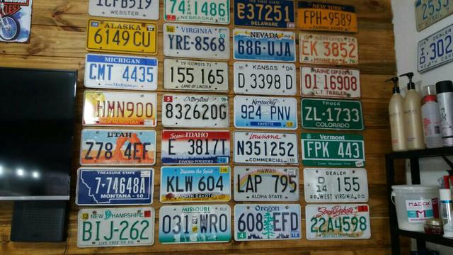 Coleção completa de placas de todos os Estados Americanos.