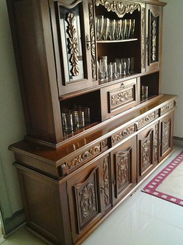 Jogo de sala de jantar em madeira