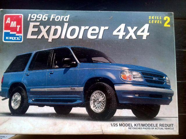 Kit AMT Ford Explorer