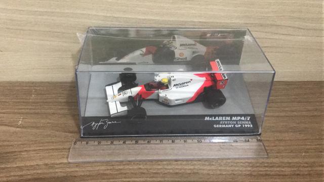Miniatura Ayrton Senna 1:43