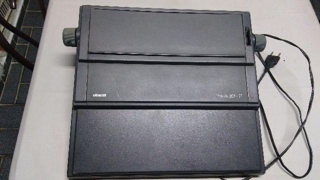 Máquina de Escrever Olivetti